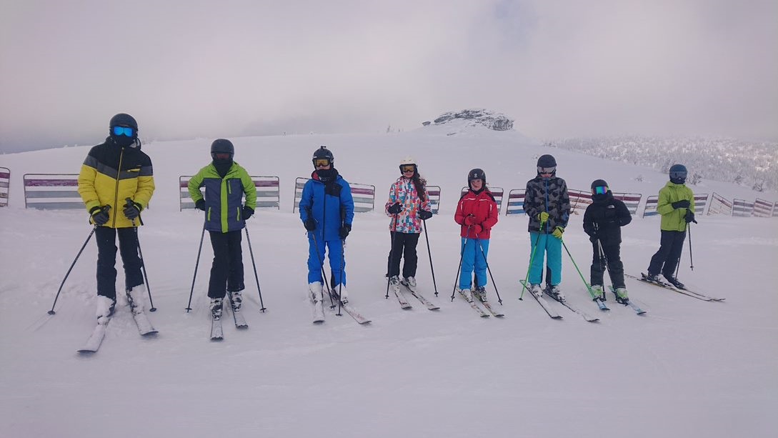 Informace o lyžařském kurzu s přihláškou
