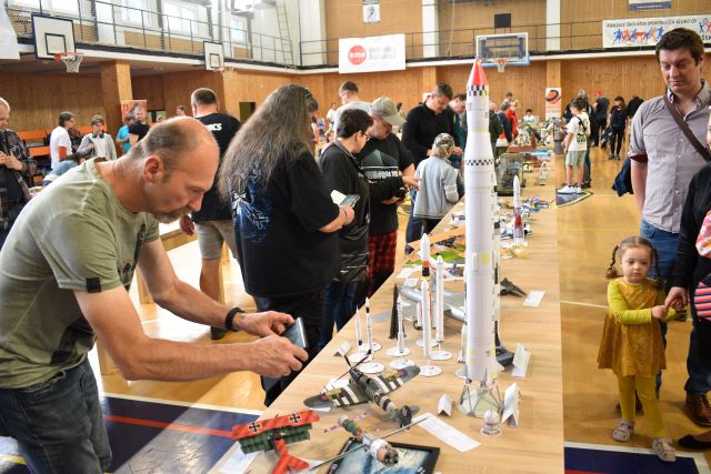 Ohlédnutí za Papír show: výsledky a model s příběhem