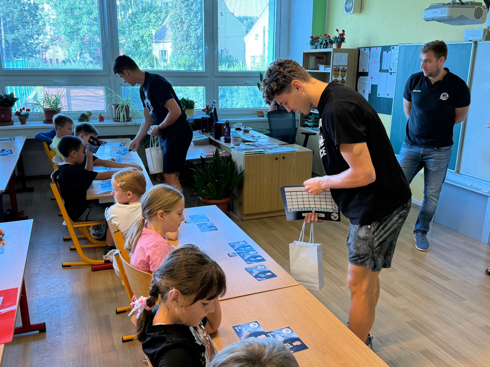 Prvňáky navštívili taky hráči HC VÍTKOVICE RIDERA!