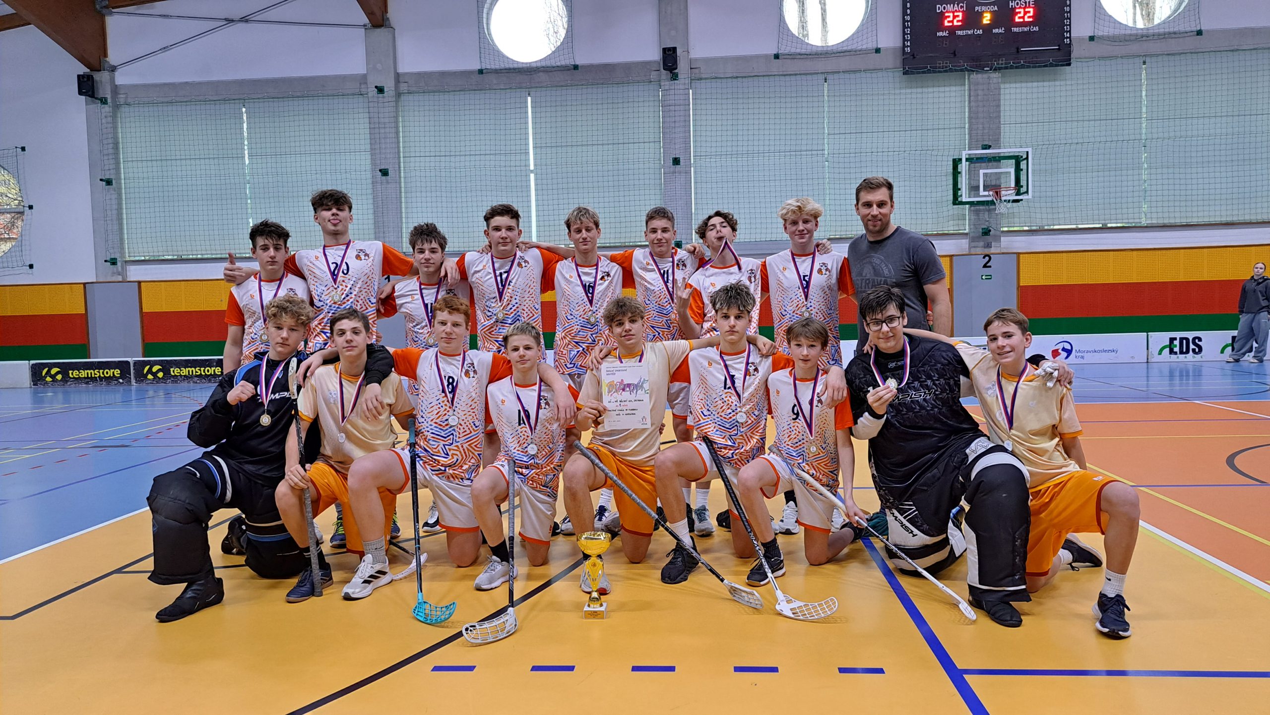 Naši chlapci zvítězili v krajském finále ve florbalu!