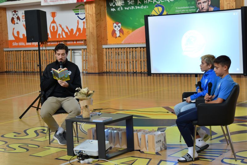 Naši školu navštívil hráč HC VÍTKOVICE RIDERA Joe Leahy!