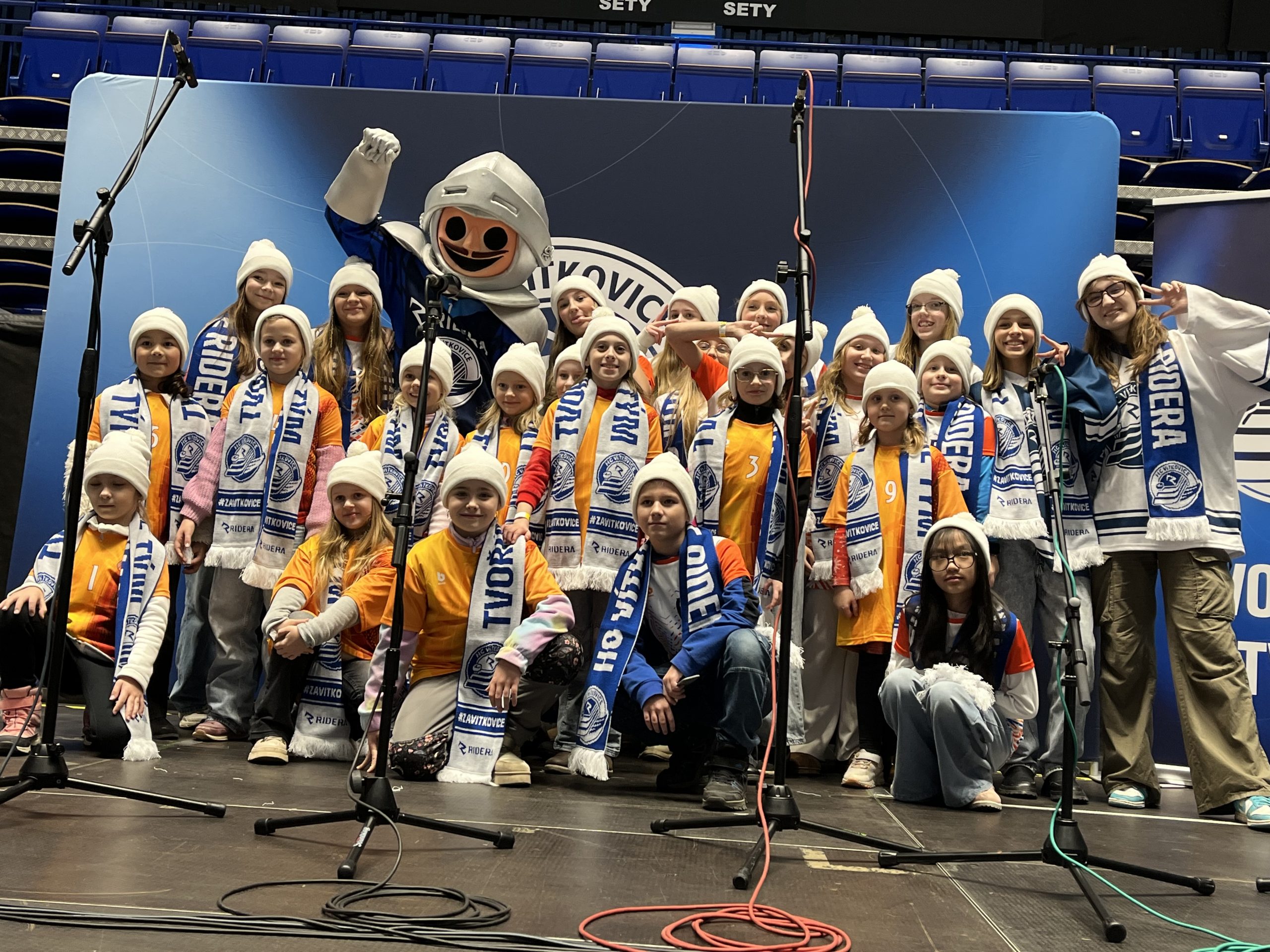 Náš sbor zpíval na zápase HC VÍTKOVICE RIDERA!