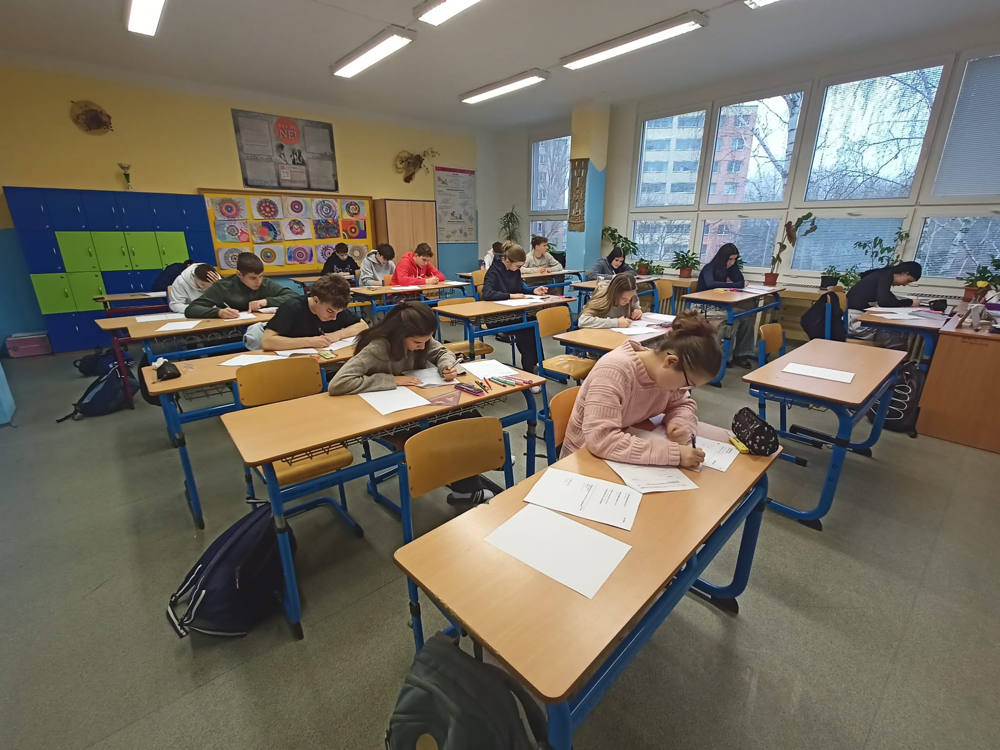 Přijímací zkoušky nanečisto: deváťáci si vyzkoušeli reálné podmínky přijímaček