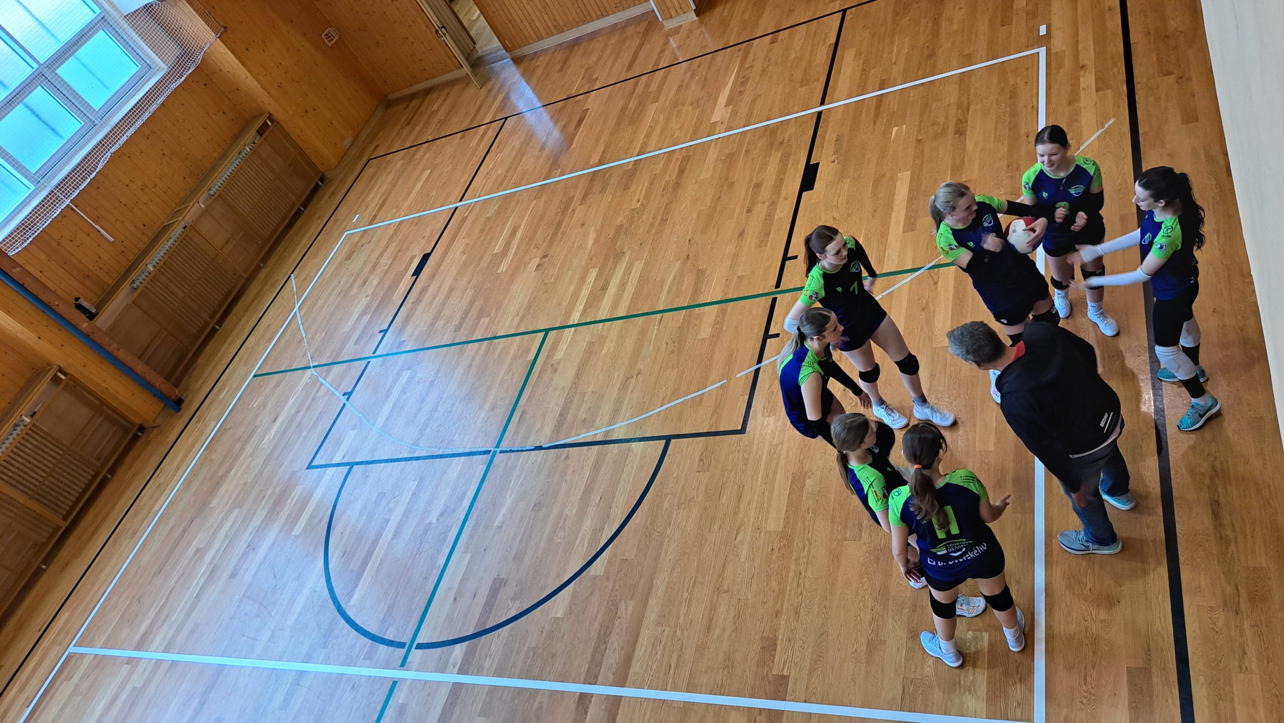 Naše dívky ve volejbalu postupují na okres